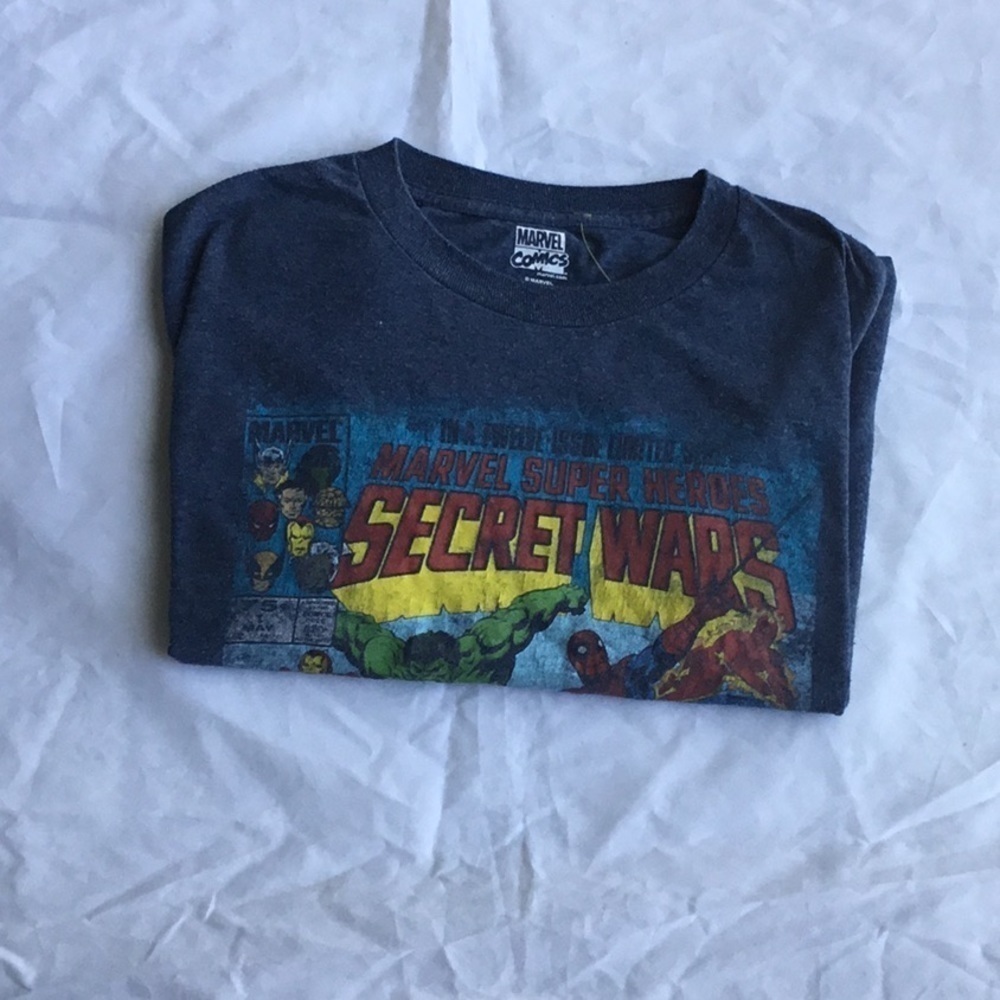 #1IN‎ A TWELVE LIMITED SERIES MARVEL SUPERHERO SECRET WARS TEES SIZE LARGE - Picture 6 of 6